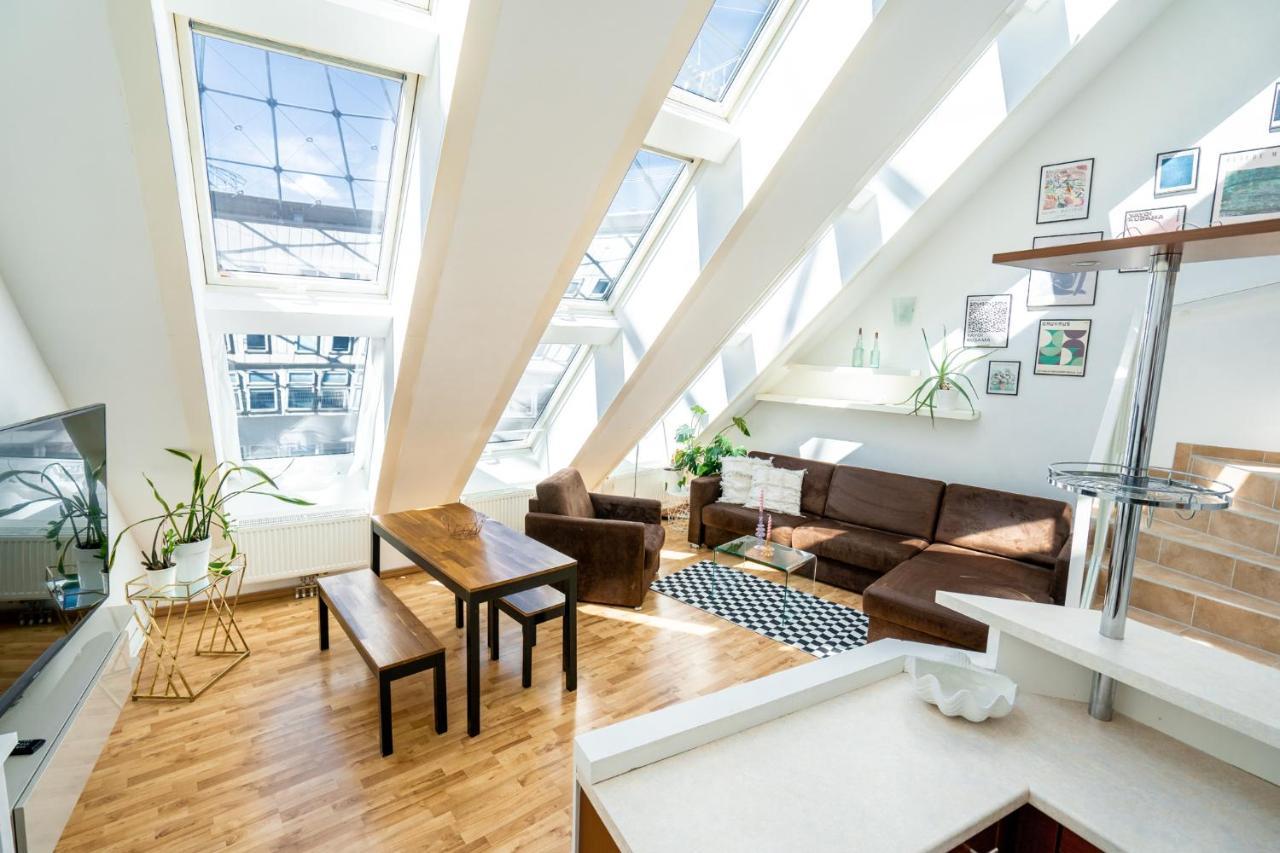Unique Maisonette Gasometer 12th Floor Apartment Wien